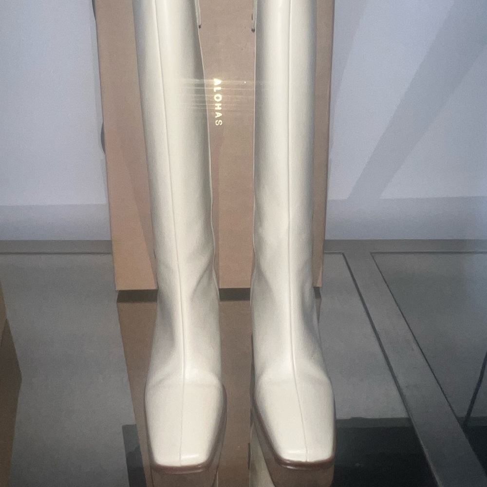 Alohas East Off White boots size 39 - Picture 3 of 9